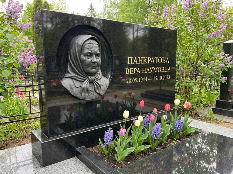 Памятник с барельефом — выполненная работа 26 в Москве