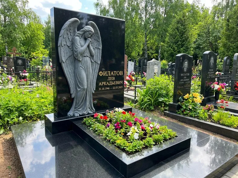 Памятник с барельефом — выполненная работа 31 в Москве