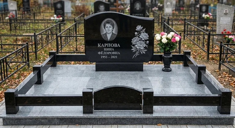 Памятник с гравировкой пионов — выполненная работа «Карпова» в Москве