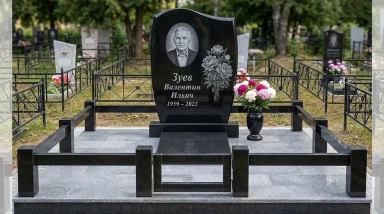 Памятник с гравировкой пионов — выполненная работа «Зуев» в Москве