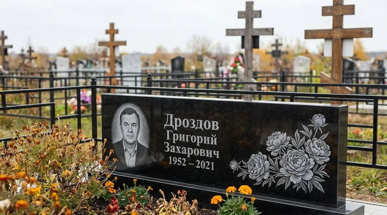 Памятник с гравировкой пионов — выполненная работа «Дроздов» в Москве