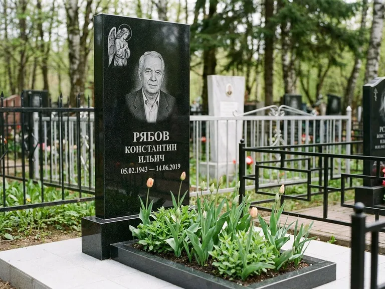 Памятник с гравировкой ангела — гравировка ангела с крестом рядом с эпитафией, работа «Фаддеев» в Москве
