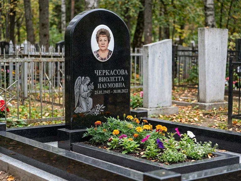 Памятник с гравировкой ангела — гравировка ангела с крестом рядом с эпитафией, работа «Журавлёва» в Москве