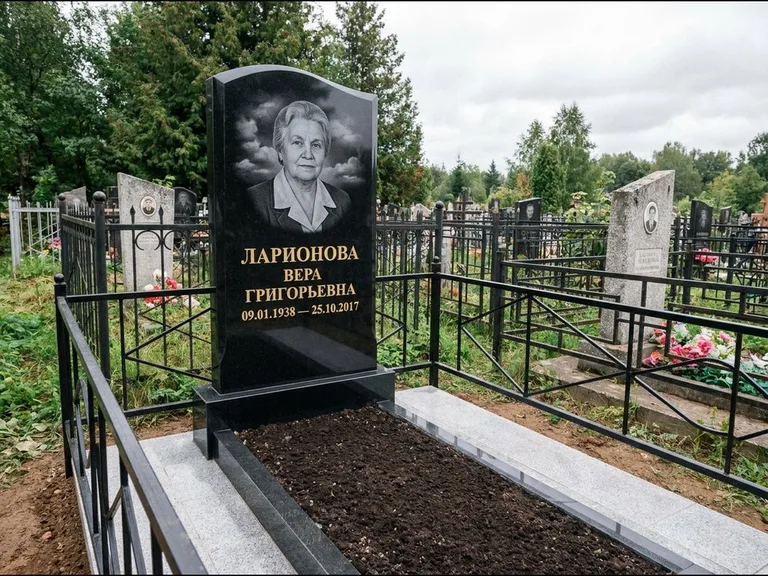 Гравировка портрета на чёрном граните — выполненная работа 16 в Москве