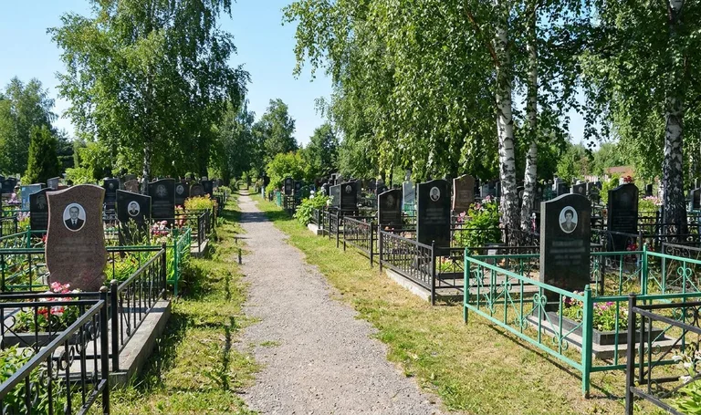 Махмутовское кладбище в Челябинска