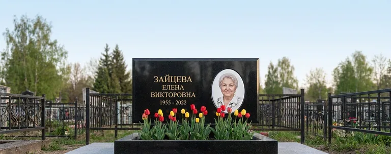 Мраморный памятник, Памятники мастерской «Мастер Каменев» на кладбищах Москвы