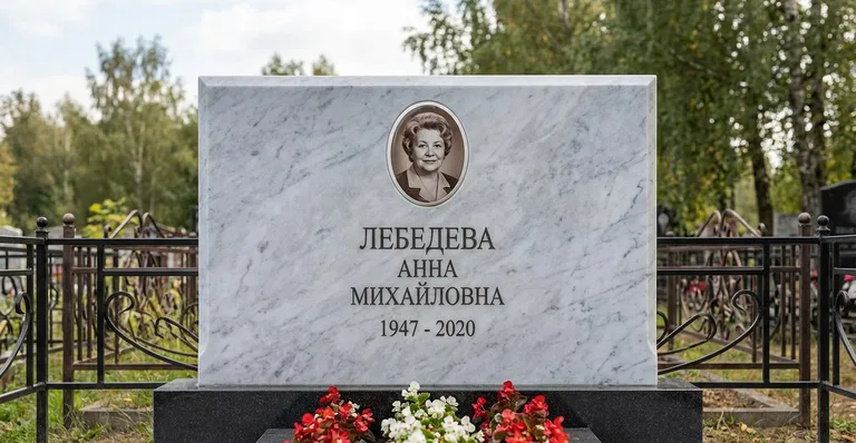 Памятник с художественной гравировкой, Памятники мастерской «Мастер Каменев» на кладбищах Москвы