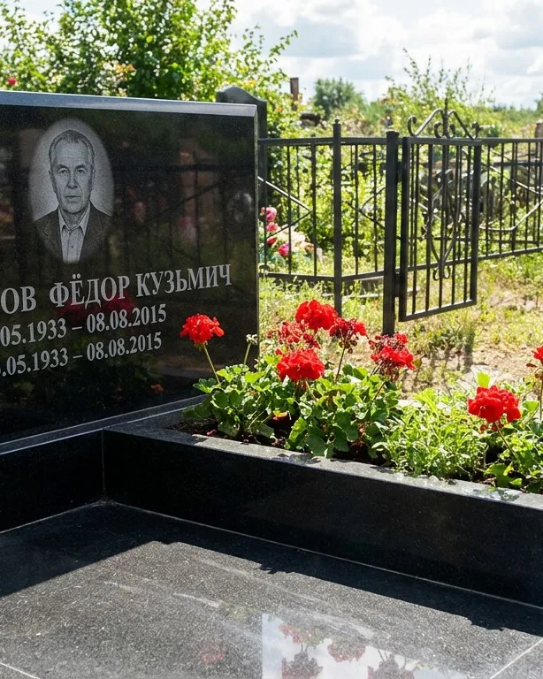 Двойной памятник под ключ с крестом в Москве