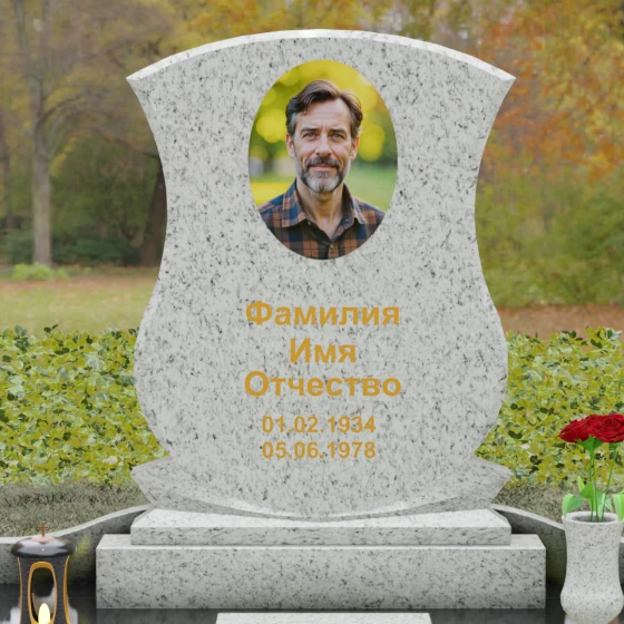 Гранитное надгробие с фигурными столбиками и мощением, гранит Мансуровский