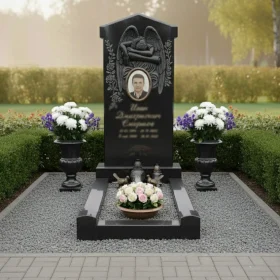 Гранитный памятник с крыльями ангела - ПН132
