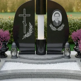 Гранитный мемориал 