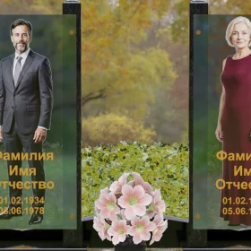 Вертикальный памятник из гранита со стеклянными панелями - П253