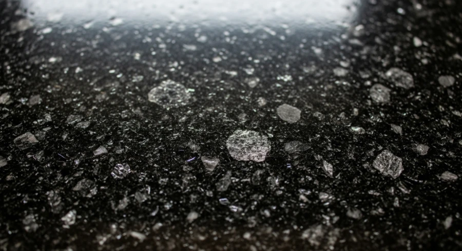 tekstura-chernogo-granita-gabbro