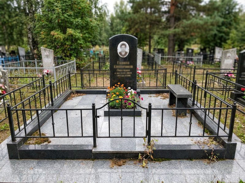 Благоустройство могилы в Москве — пример 3